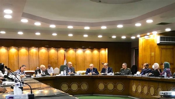 اجتماع وزير قطاع