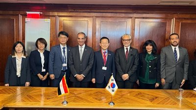 وزير الاتصالات يبحث جذب الاستثمارات الكورية لقطاع وبناء القدرات الرقمية