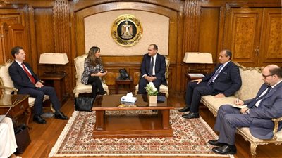 وزير التجارة يبحث مع نظيرته الاسبانية سبل تطوير علاقات التعاون الاقتصادي