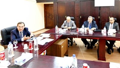 بتمويل من البنك الدولي.. الملا يبحث دراسة إنشاء مركز خدمات التعدين والذهب بالصحراء الشرقية