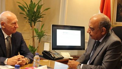 وزير قطاع الأعمال: اهتمام بتطوير صناعة الغزل والنسيج ومتابعة مستمرة لتنفيذ المشروعات