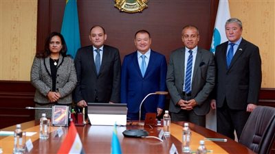 وزير التجارة يبحث مع نظيره الكازاخي إنشاء منطقة صناعية كازاخية في مصر