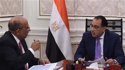 الحكومة: دعم مصانع الغزل والنسيج بأحدث الماكينات والمعدات وتدريب العمالة لتعزيز التنافسية