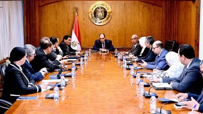  وزير التجارة: نسعى للتواصل الدائم مع المستثمرين لإيجاد حلول للتحديات