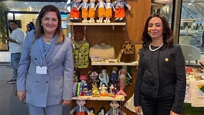 وزيرة التخطيط  تتفقد جناح الوزارة في فعاليات مؤتمر COP27