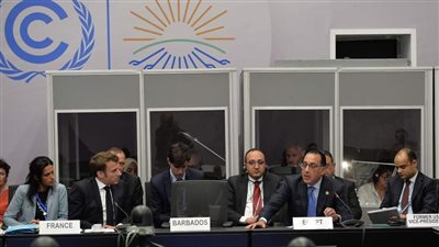 مدبولي على مائدة الكبار: مصر تستطيع توليد 400 جيجاوات من مصادر الطاقة الجديدة