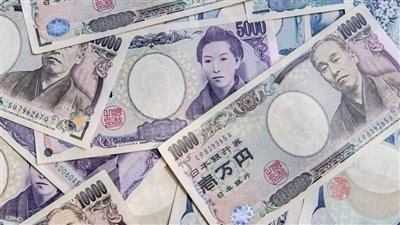 الين يرتفع بعد استبعاد بنك اليابان رفع الفائدة قريبا
