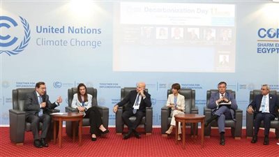 الملا يؤكد أهمية الإسراع بعمليات إزالة الكربون وتوفير التمويل اللازم لمشروعات التحول الطاقى