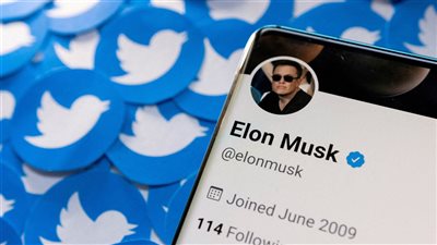 إيلون ماسك يعلن إيقاف العلامة الزرقاء على تويتر مؤقتا.. اعرف التفاصيل