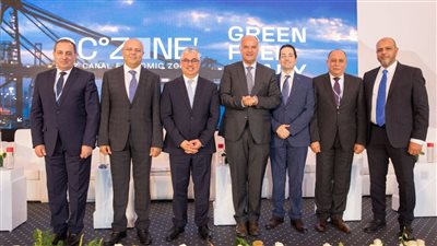 المنطقة الاقتصادية لقناة السويس توقع عقد محطة متعددة الأغراض بميناء شرق بورسعيد