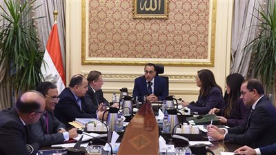 بحضور مجافظ البنك المركزي.. مدبولي يتابع جهود الترويج لجذب الاستثمارات لسوق رأس المال