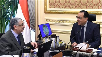 رئيس الوزراء يستعرض مشروعات الطاقة المتجددة ومستجدات مشروع إنتاج الهيدروجين الاخضر
