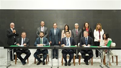 توقيع اتفاقيات بقيمة 83 مليار دولار في قطاع الطاقة المتجددة