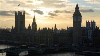 30 إصلاحا ماليا في بريطانيا لمواجهة الركود ومرحلة ما بعد بريكست