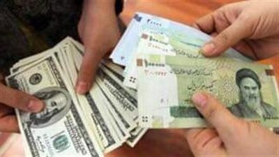 الدولار يتدوال عند 370 ألفا و200 ريال إيراني في السوق السوداء