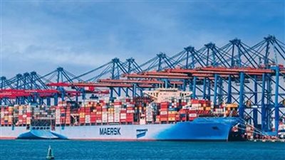 الحكومة: مصر لن تبيع قناة السويس من باب خلفي