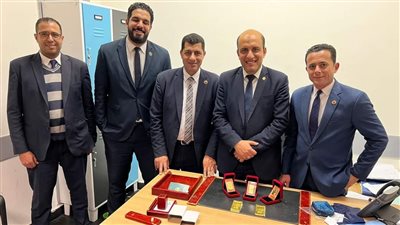 ضبط راكبة بحوزتها 5 سبائك ذهبية في محاولة تهريبها في مطار القاهرة | صور 