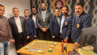 جمارك مطار الغردقة الدولي تضبط محاولة تهريب كمية من النقد الأجنبي وعدد من السبائك والجنيهات