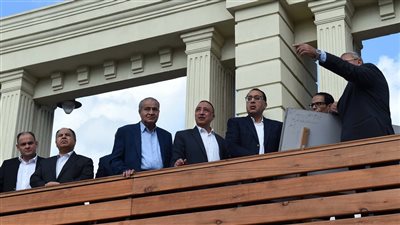 رئيس الوزراء يتابع إجراءات الإفراج الجمركي عن السلع والبضائع في ميناء الإسكندرية