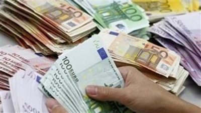 سعر اليورو أمام الجنيه المصري في تعاملات اليوم الأحد 8-1-2023