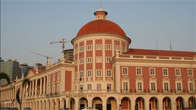 بنك أنجولا المركزي يخفض سعر الفائدة الرئيسي إلى 18%