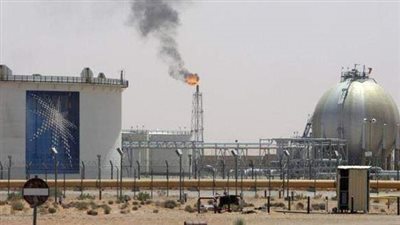 النفط يهوي 3% عند التسوية بفعل زيادة مخزونات الخام والوقود الأمريكية