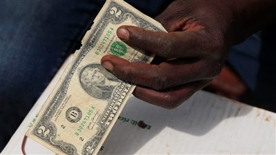 تخفيض أعلى سعر فائدة في العالم من 200% إلى 150%