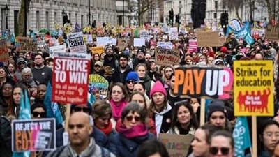 تقارير: قد يكون الاقتصاد البريطاني في حالة ركود بعد الانكماش بالربع الثالث