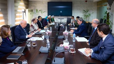 مدير بنك الاستثمار الأوروبي يؤكد أهمية دور البنوك في مواجهة آثار تغير المناخ