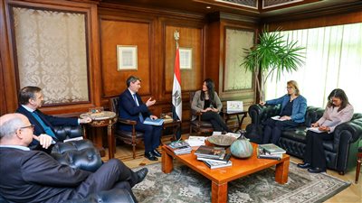 المشاط تناقش مع بنك الاستثمار الأوروبي المشروعات المستقبلية والتوسع في تمويلات القطاع الخاص