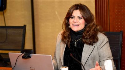 وزيرة الهجرة: تعديل قانون التيسيرات بشأن السيارات المعفاة من الجمارك لتلبية مطالب المصريين بالخارج