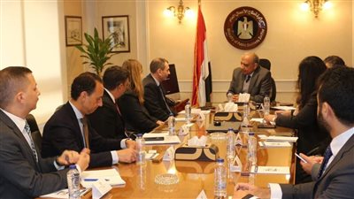 وزير قطاع الأعمال يبحث فرص ومجالات التعاون المشترك مع البنك الأوروبي