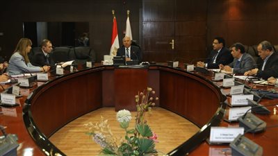 وزير النقل يبحث مع وفد البنك الأوروبي لإعادة الإعمار والتنمية آخر تطورات المشروعات المشتركة