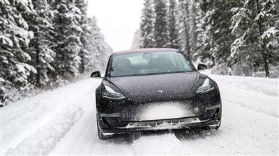 تقارير: الطقس البارد يقلل قدرة قيادة السيارة الكهربائية بنسبة أكثر من 30%