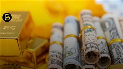 بيانات أمريكية هامة تطيح بأسعار الذهب.. والدولار يسقط بقوة أيضاً 