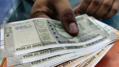 بديلاً عن الدولار.. مصر تطلب من الهند استخدام الروبية في التبادل التجاري