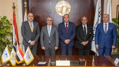 تعاون بين التموين والمنطقة الاقتصادية لقناة السويس لإنشاء مكتب سجل تجاري نموذجي داخل الهيئة