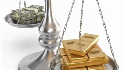 الذهب يرتفع مع تراجع الدولار وسط ترقب لمسار الفائدة في أمريكا