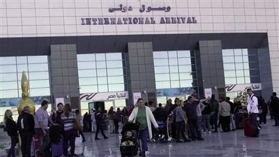 مصري يحاول تهريب ربع كيلو ذهب من الكويت بطريقة غريبة في مكان حساس