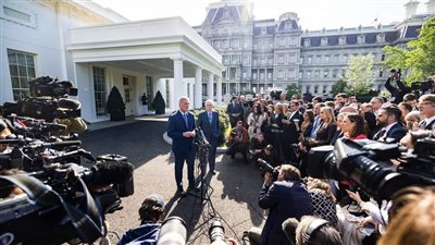 اجتماع بايدن ومكارثي بدون حلول.. أزمة سقف الدين تشتعل 