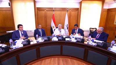 وزيرة التضامن تبحث مع رؤساء قطاعات بنك ناصر خطط الهيكلة وتطوير منتجات مصرفية جديدة