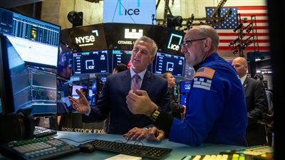الأسهم الأمريكية ترتفع وسط تفاؤل بشأن محادثات سقف الدين في أمريكا