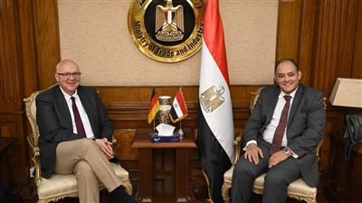 وزير التجارة: نسعى لجذب المزيد من الاستثمارات الألمانية في صناعة السيارات