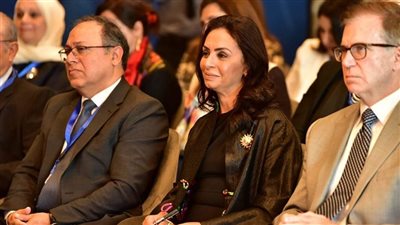 خبراء يدعون إلى إصلاحات قانونية لتعزيز المشاركة الاقتصادية والمساواة القانونية للمرأة