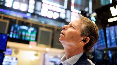 أعين وول ستريت تراقب 