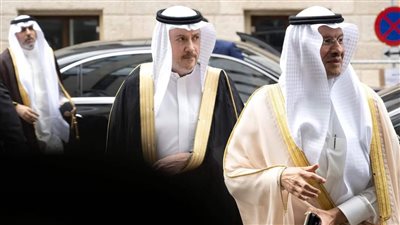 السعودية تخفض إنتاج النفط 1.5 مليون برميل