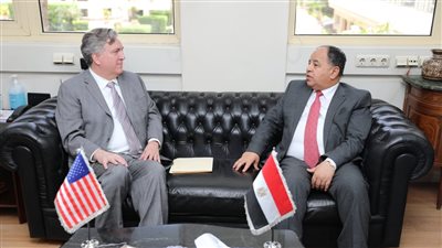 وزير المالية: ندعو المستثمرين الأجانب خاصة من أمريكا للاستفادة من الفرص الواعدة فى مصر