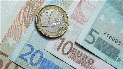 سعر اليورو أمام الجنيه المصري في تعاملات اليوم السبت 10-6-2023