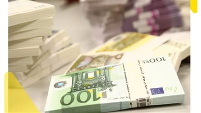 سعر اليورو أمام الجنيه المصري في تعاملات اليوم الخميس 15-6-2023