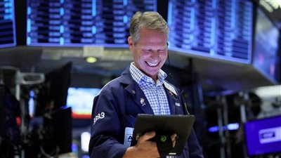 ستاندرد آند بورز 500 يسجل أعلى إغلاق في 14 شهرا